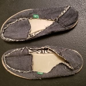 Sanuk sidewalk surfer